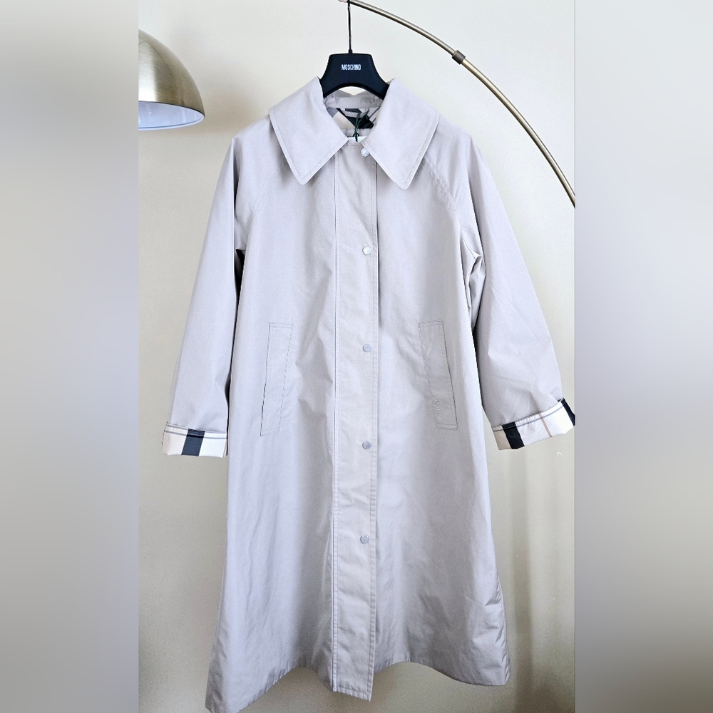 NWT BARBOUR  Light Sand Showerproof Jacket with Checked Cuff Detail Size: M/6